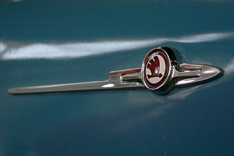 Illustration for article titled 17 Gorgeous Hood Ornaments That Defined These Classic Cars